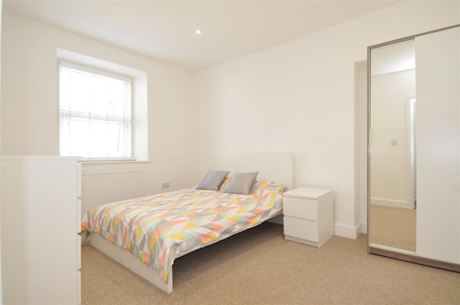 Addison Road, Flat 5, North Hill, Plymouth - Image 2